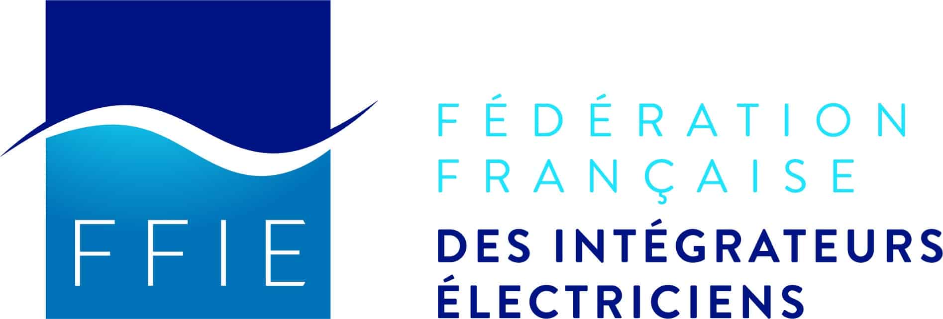 Logo FFIE : Fédération Française Intégrateurs Électriciens Logo FFIE, Fédération Française des Intégrateurs Électriciens, carré bicolore bleu séparé par une vague blanche.